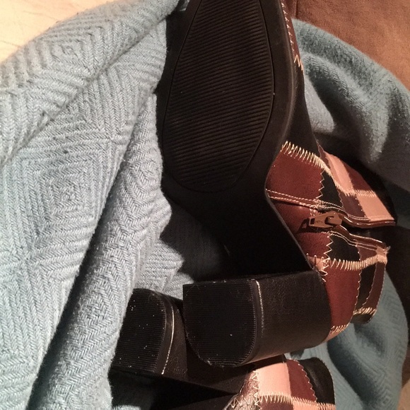 Patch Work Design Boots - Picture 3 of 6