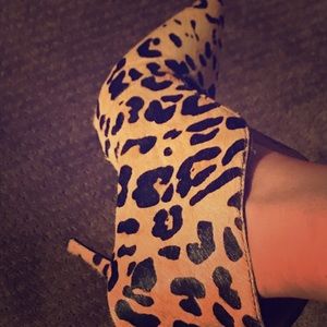 Steve Madden Leopard print heels