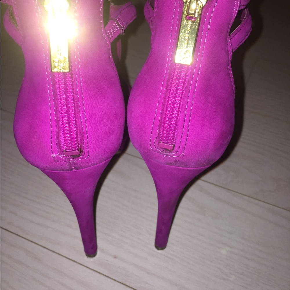 Jessica Simpson stacked-platform sandal. - Picture 4 of 5