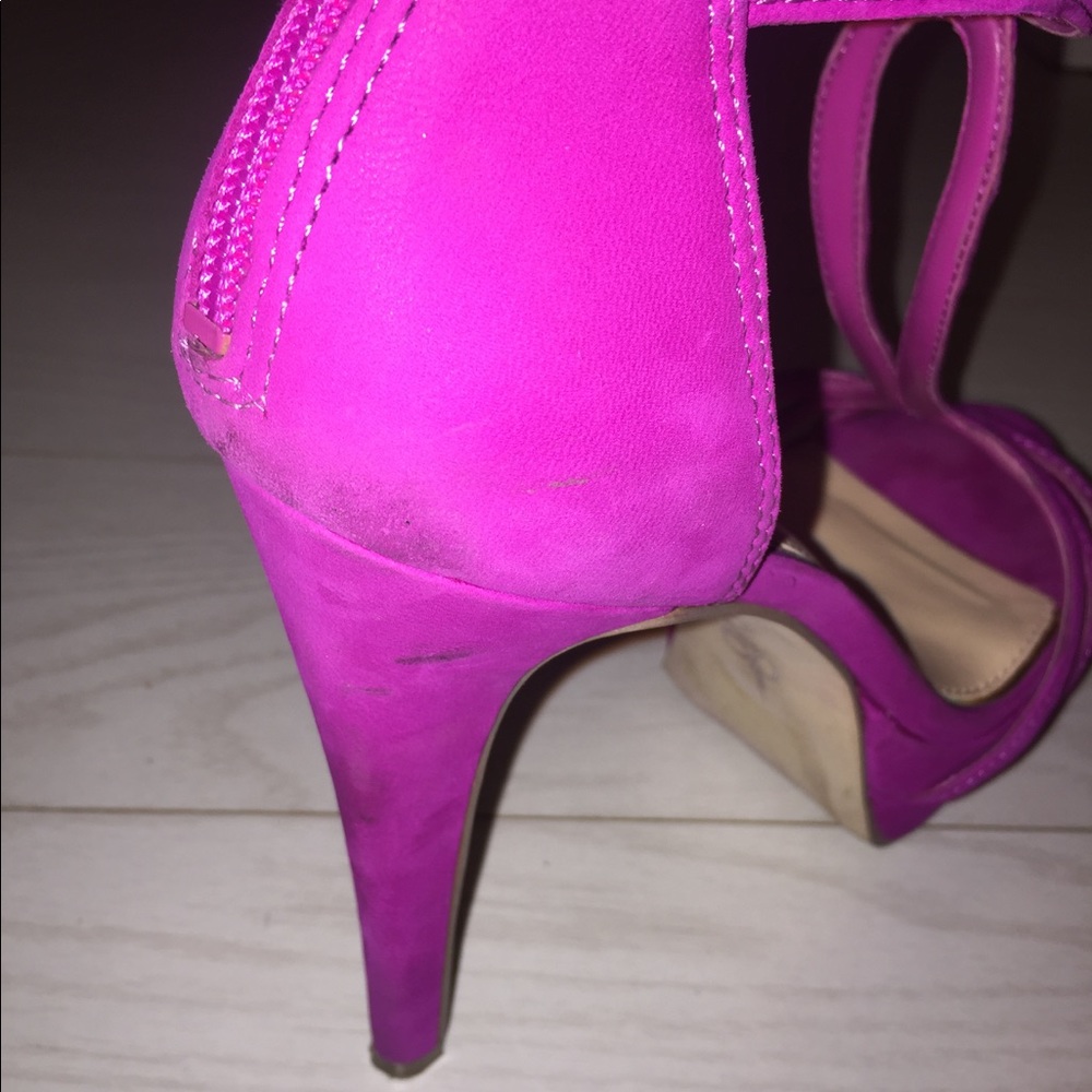 Jessica Simpson stacked-platform sandal. - Picture 5 of 5