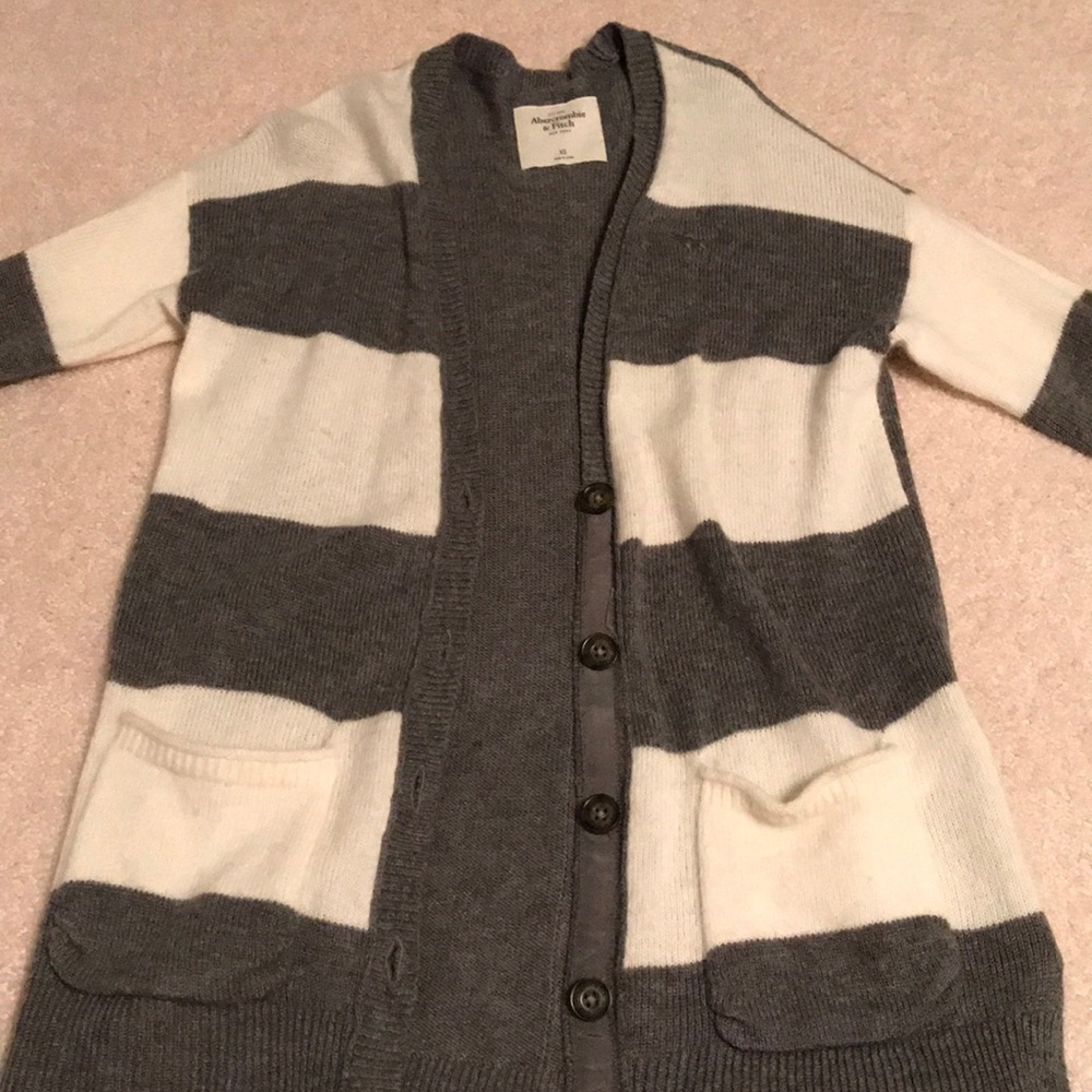 Grey and white Abercrombie & Fitch cardigan