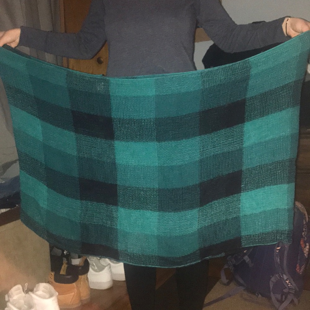 ⛄️☃️INFINITY SCARF⛄️☃️ - Picture 2 of 3