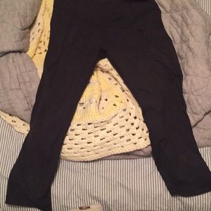 Cropped black lululemon leggings