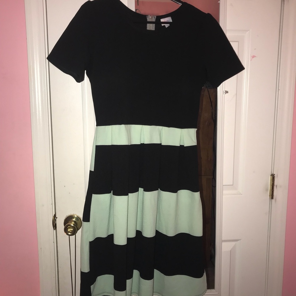 LulaRoe Amelia. Black and Sea Foam Green.