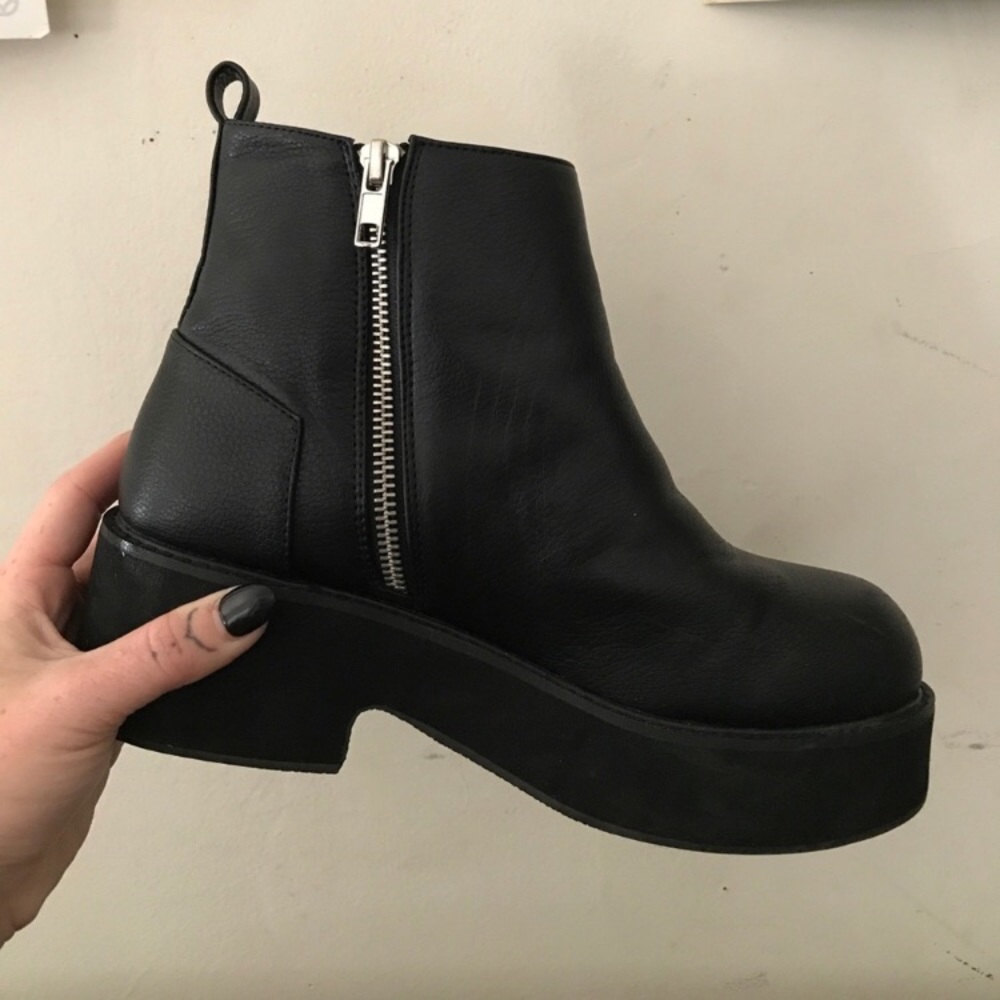 Black Zipper Boot