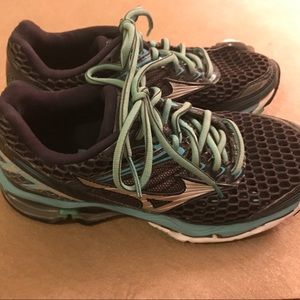 Mizuno running shoes