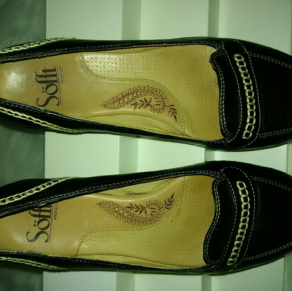 Shoes - Picture 3 of 6