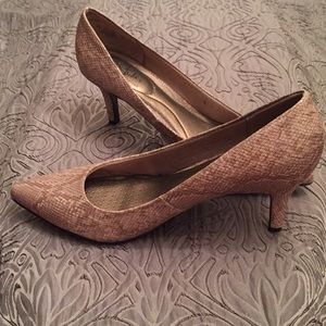 Life Stride Soft System Pumps