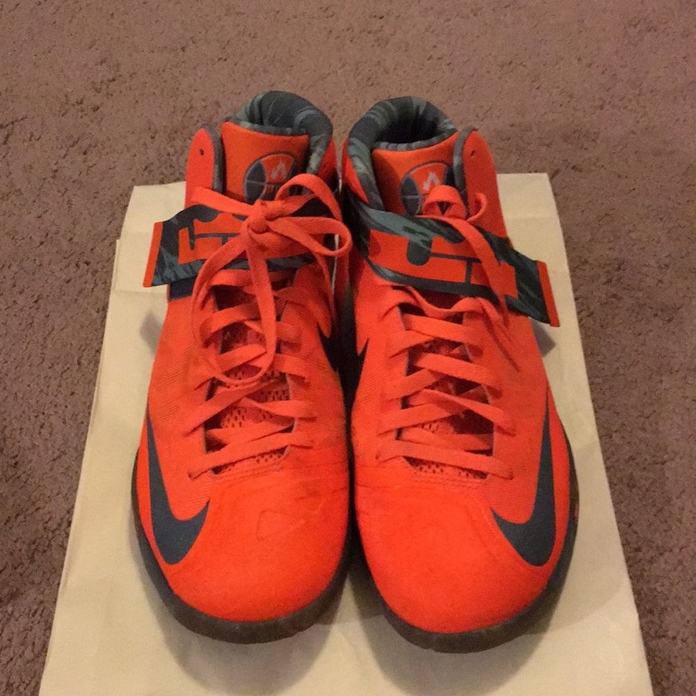 NIKE " Lebron James" soldier 6 zoom
