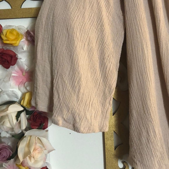 ❌SOLD❌Rosé Off Shoulder Blouse - Picture 4 of 5