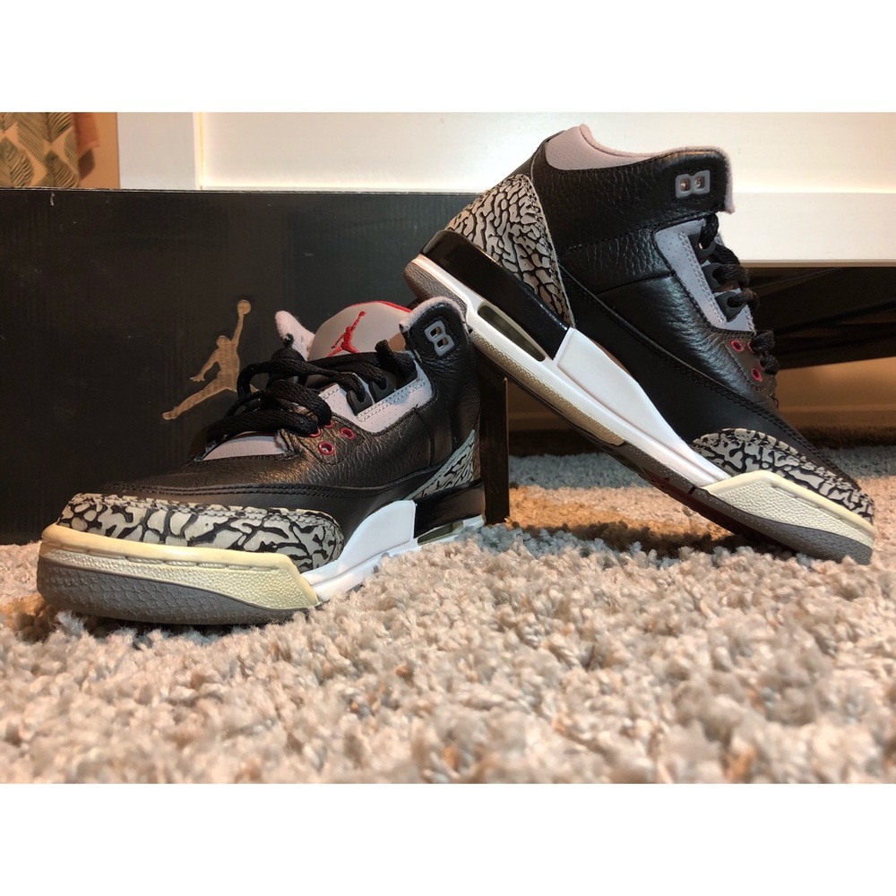 AIR JORDAN RED BLACK AND GREY RETRO 3s