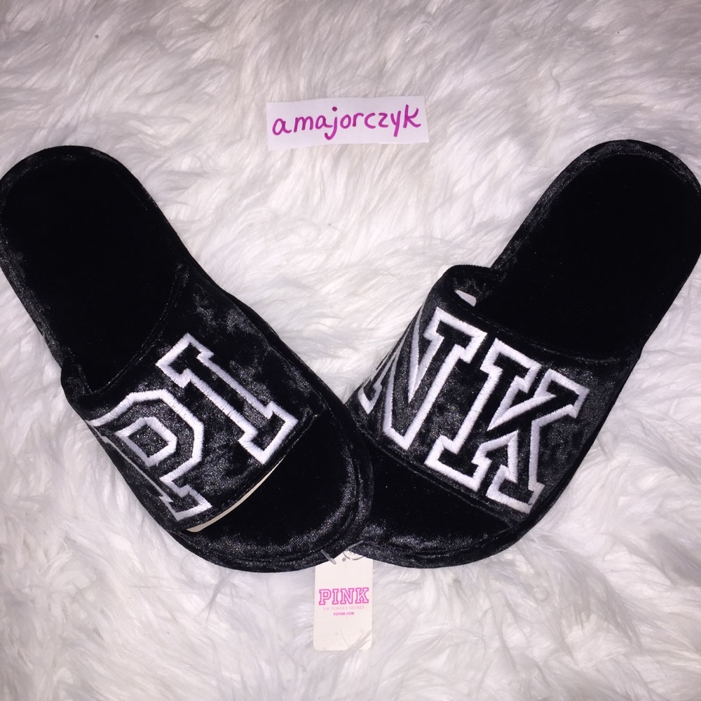 M VELVET VS PINK SLIPPERS NEW BLACK