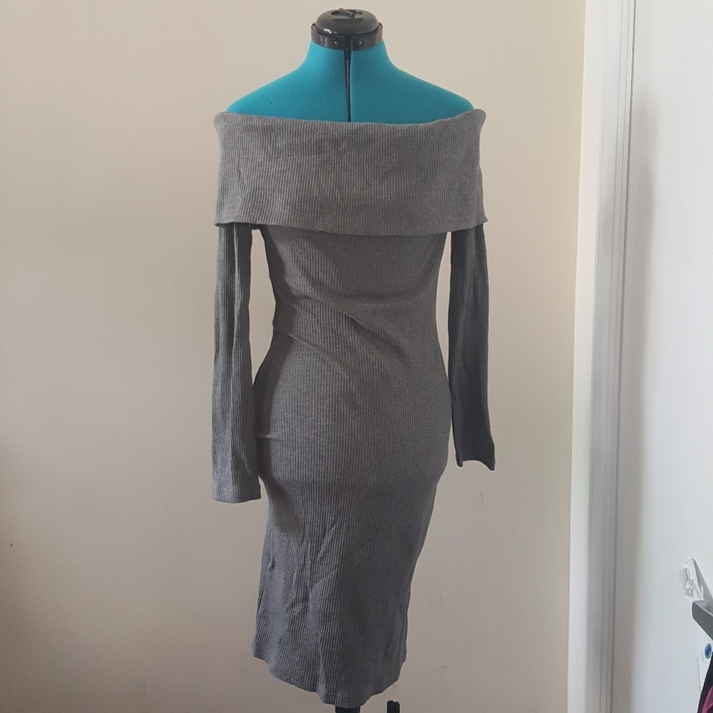 NWT Essue Dress Off The Shoulder Size M Gray