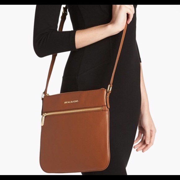 Micheal Kors Crossbody - Picture 2 of 6