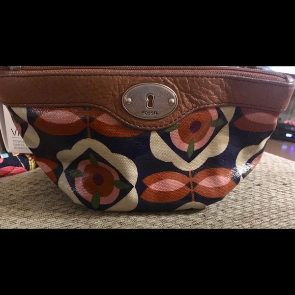 fossil key per pouch