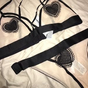 Heart detailed top & bottom lingers set size L.