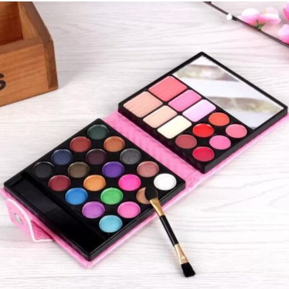 Glitter Eyeshadow Palette 5D Multi Makeup Kit - Picture 7 of 8
