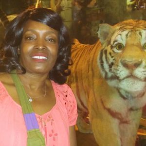 Meet your Posher, Sharon