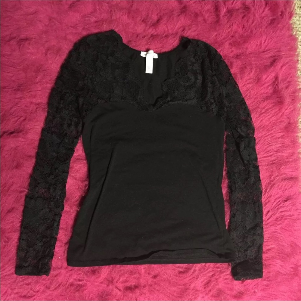 Lace V-neck Long Sleeve Shirt