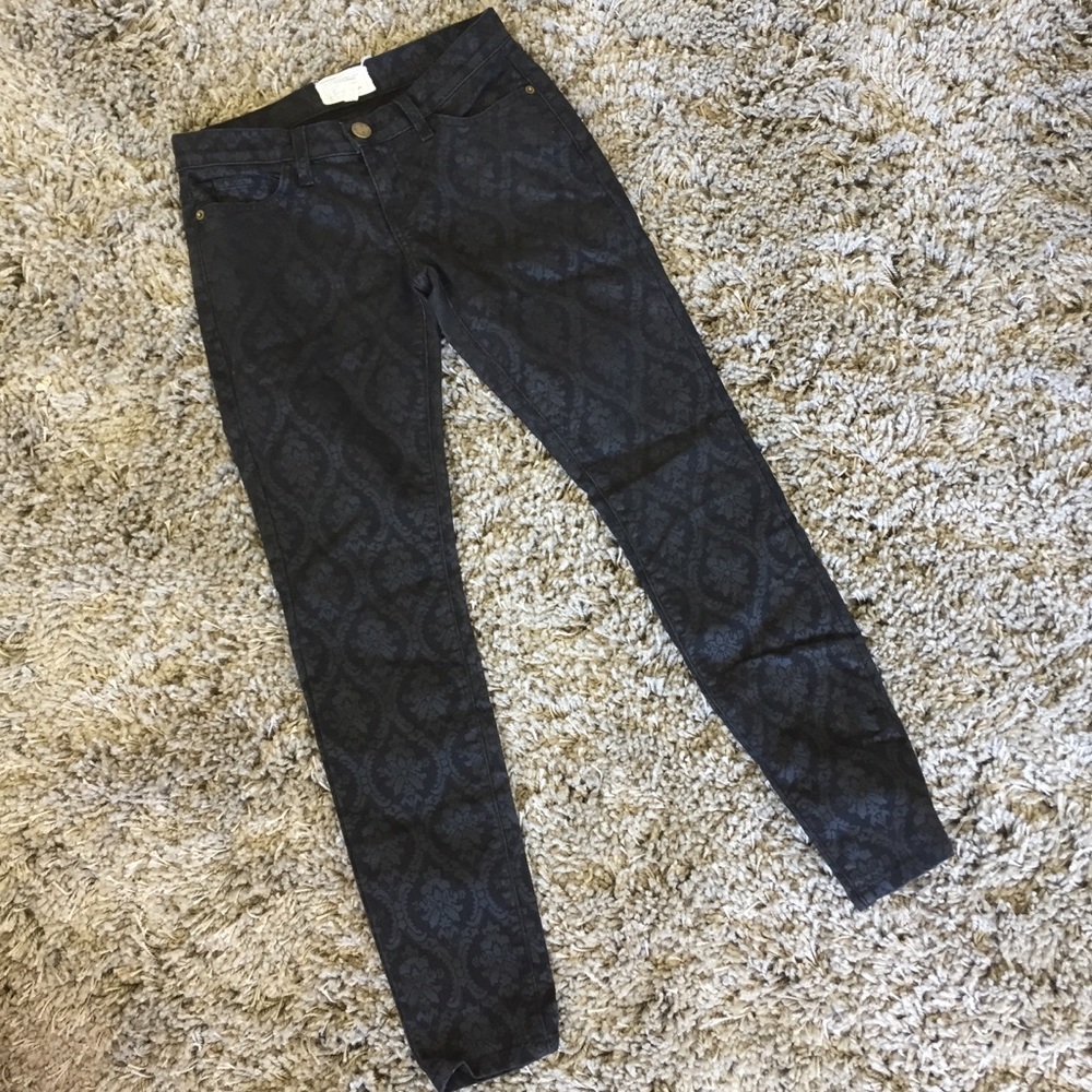 Patterned black jeans