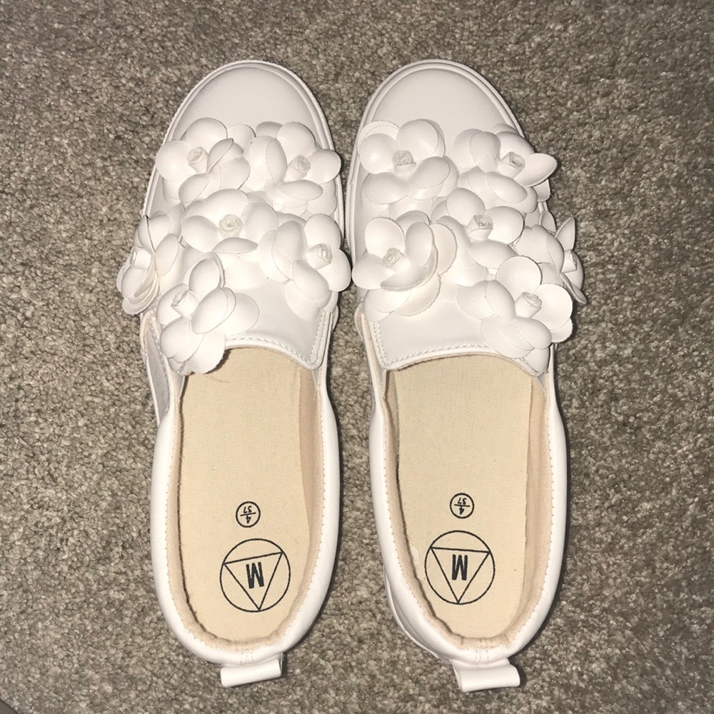 Missguided flat flower shoes