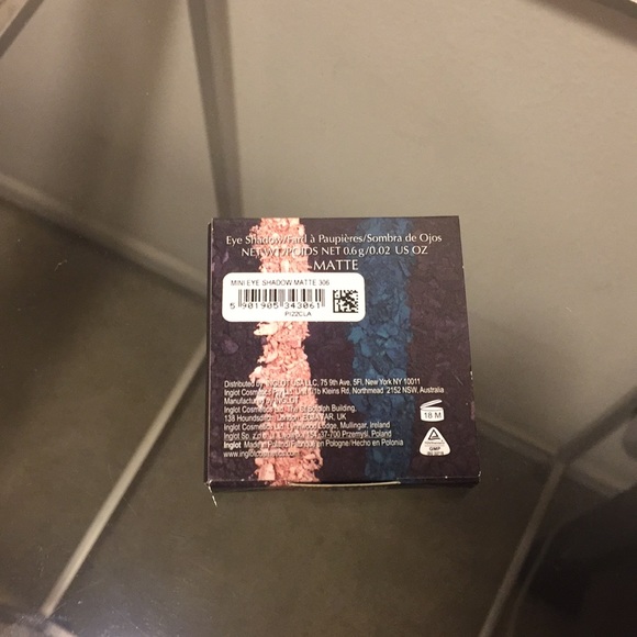 Inglot matte is be eyeshadow - Picture 2 of 3
