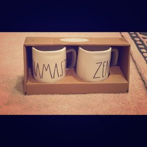 Rae Dunn Mug Set