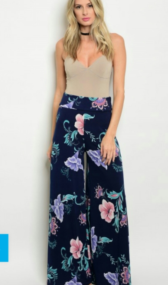 Gorgeous floral wide leg trousers