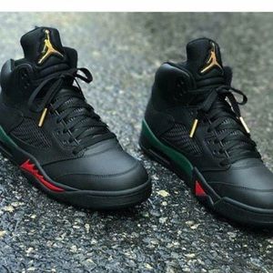 Meet your Posher, True