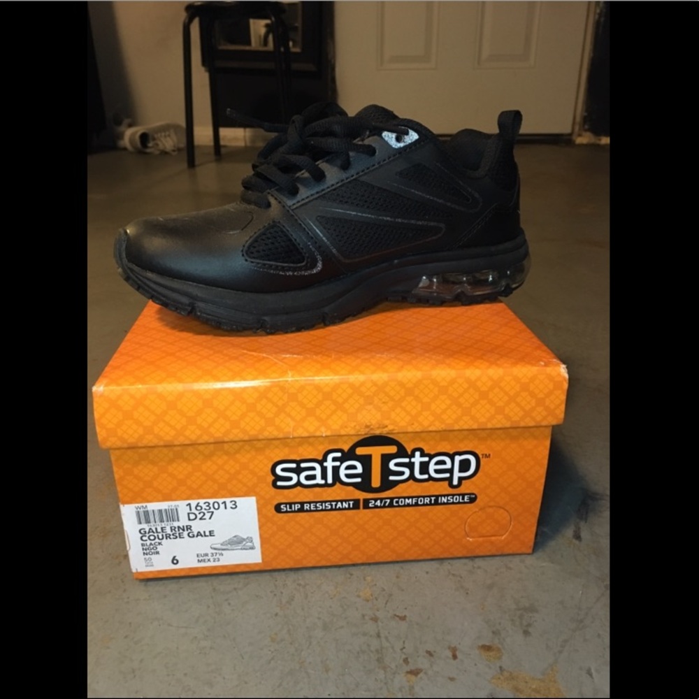 - SafeTStep Work Shoes
