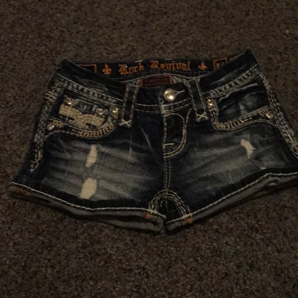 Shorts - Picture 3 of 6