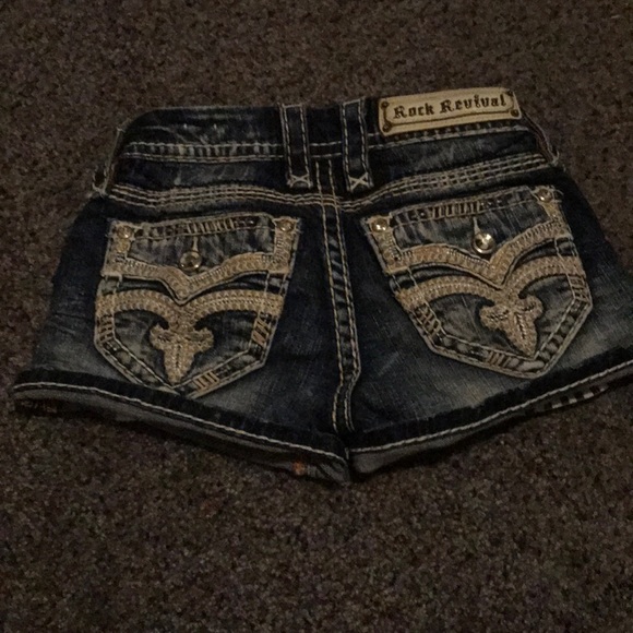 Shorts - Picture 4 of 6