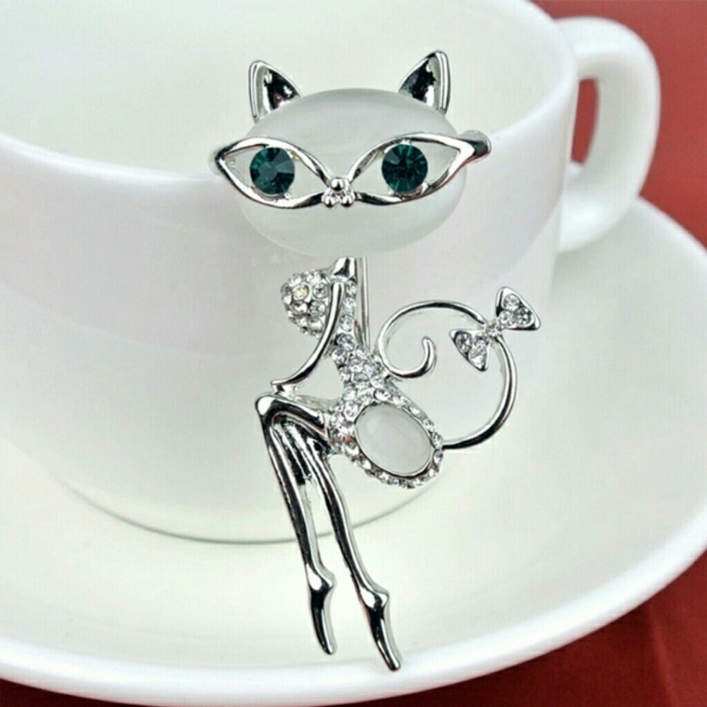 NWT LADY CAT WITH EYEGLASSES BROOCH