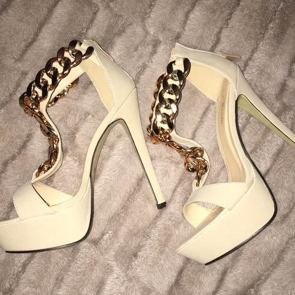 Gold chain heels - Picture 2 of 7