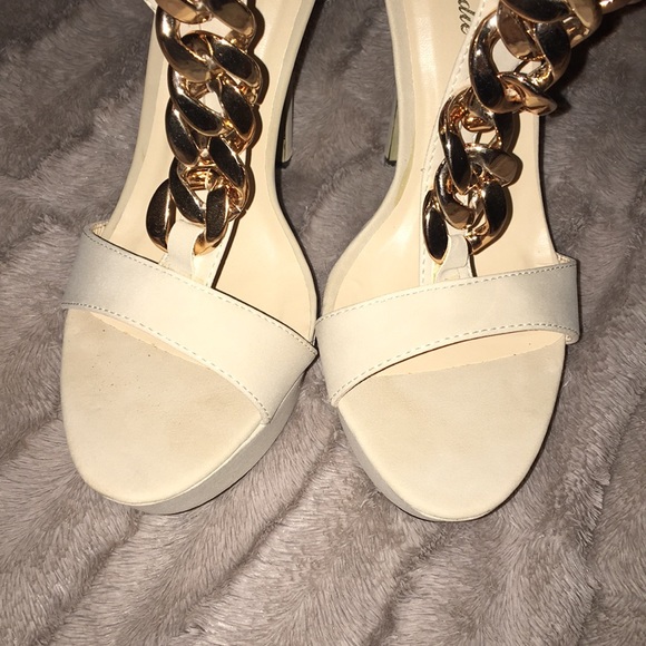 Gold chain heels - Picture 6 of 7