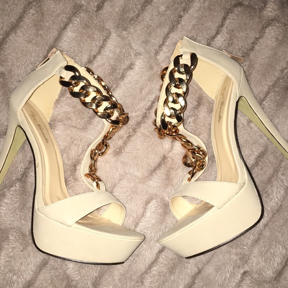 Gold chain heels - Picture 7 of 7