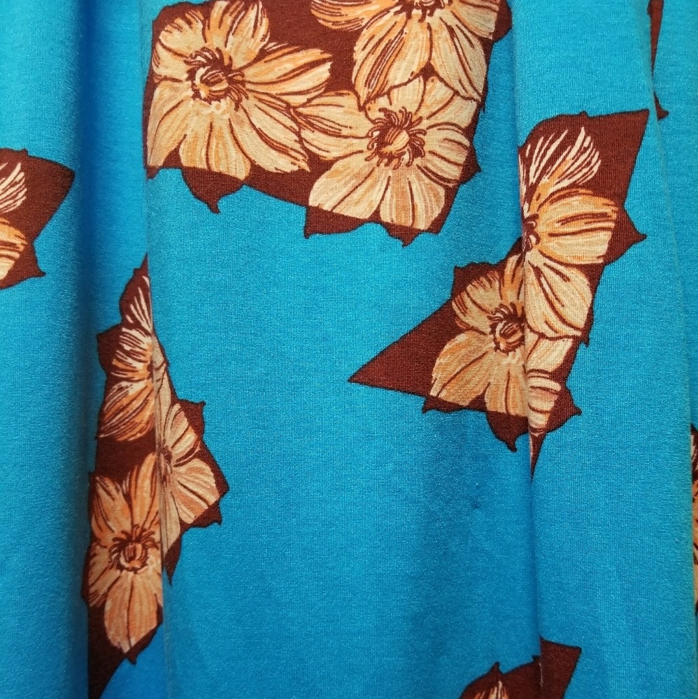 Lularoe Ana - Picture 2 of 2
