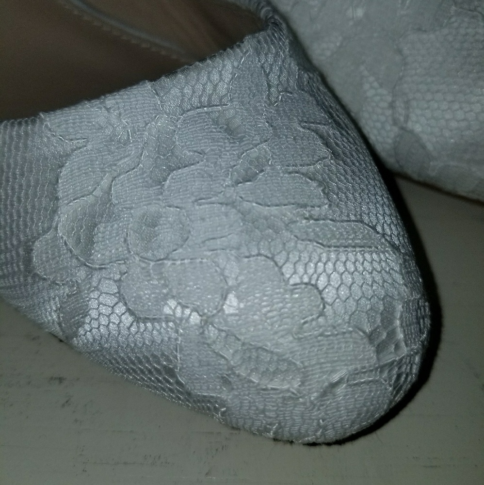 White lacey heels - Picture 2 of 4