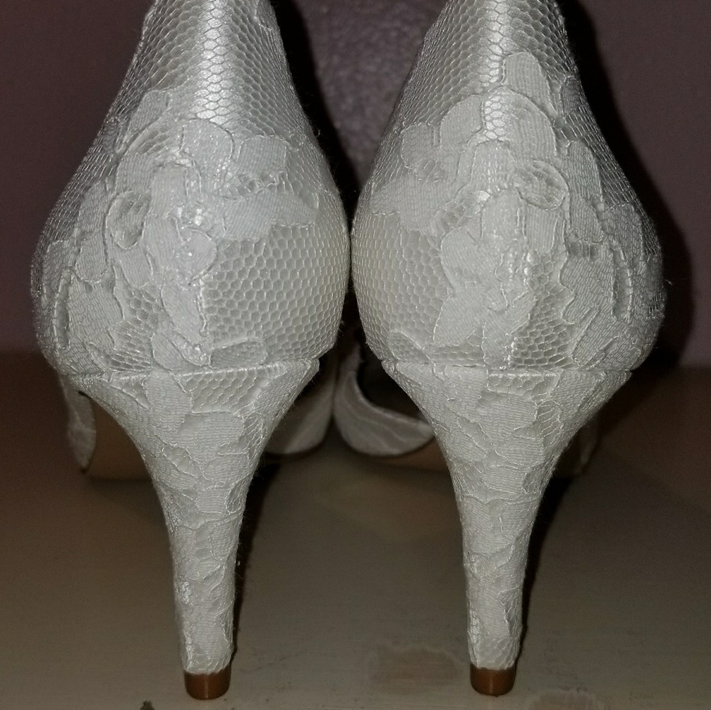 White lacey heels - Picture 3 of 4