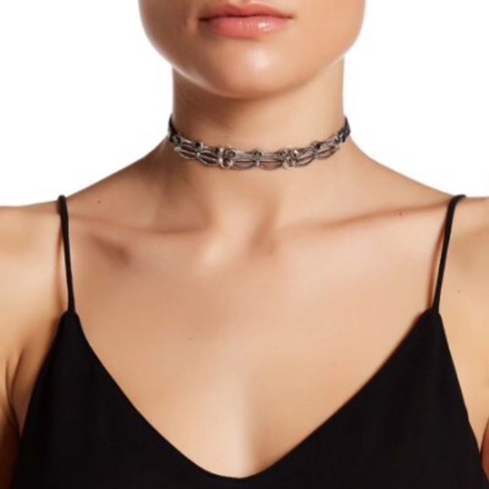❤️SOLD❤️Rhodium-tone Stone Feather Chain Choker