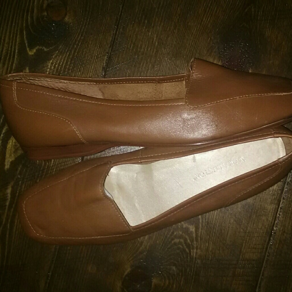 Worthington Leather Flats
