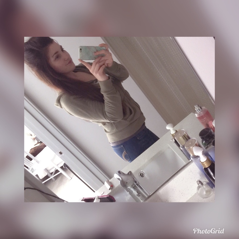 Meet your Posher, Alexandra