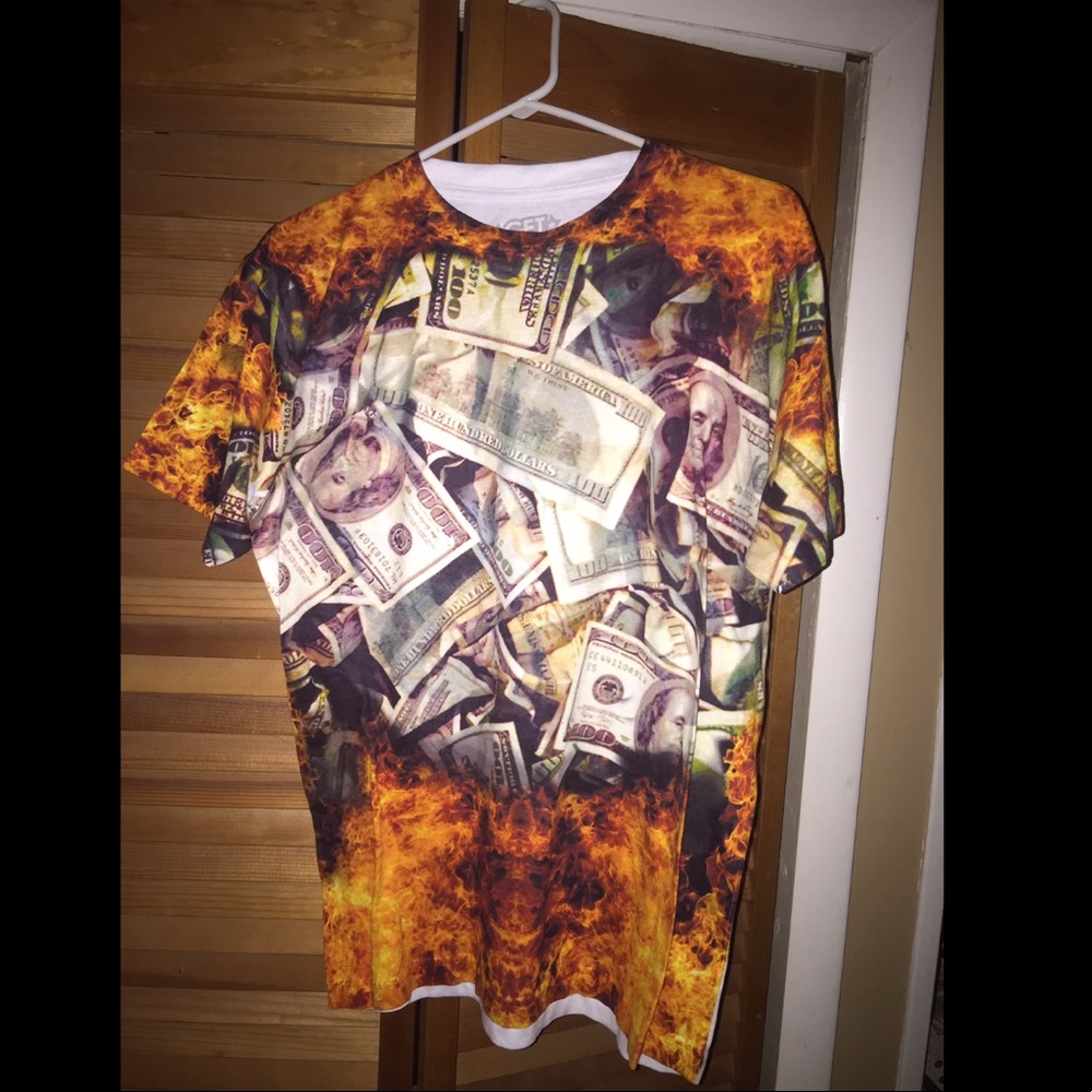 Get FameUs Shirt Size Men's Medium