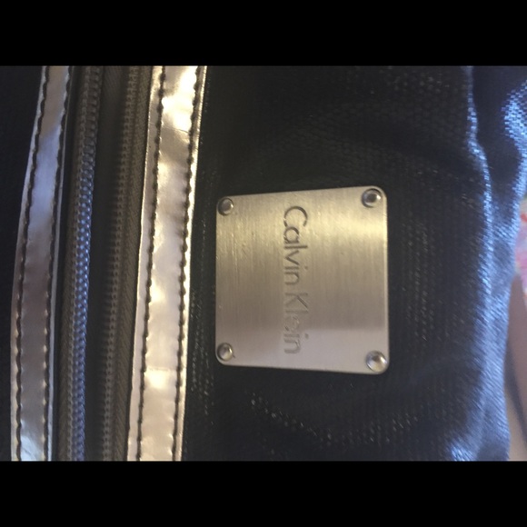 Calvin Klein purse with metallic details - Picture 3 of 4