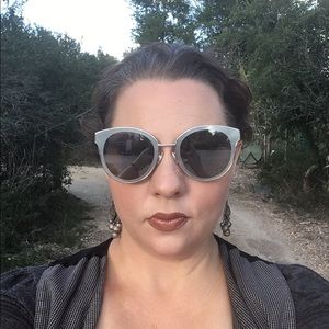 Meet your Posher, Marissa