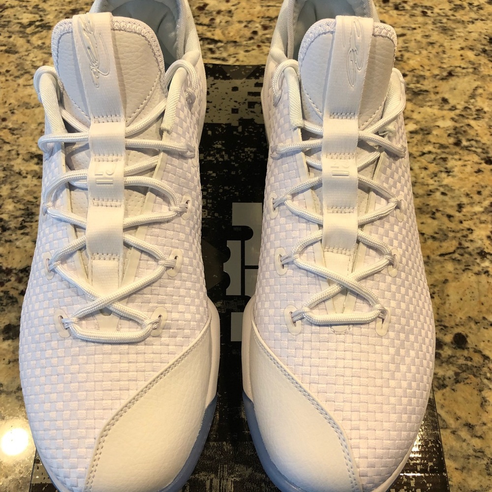 ‼️SOLD‼️NIB MENS NIKE LEBRON XIV LOW - Picture 2 of 7