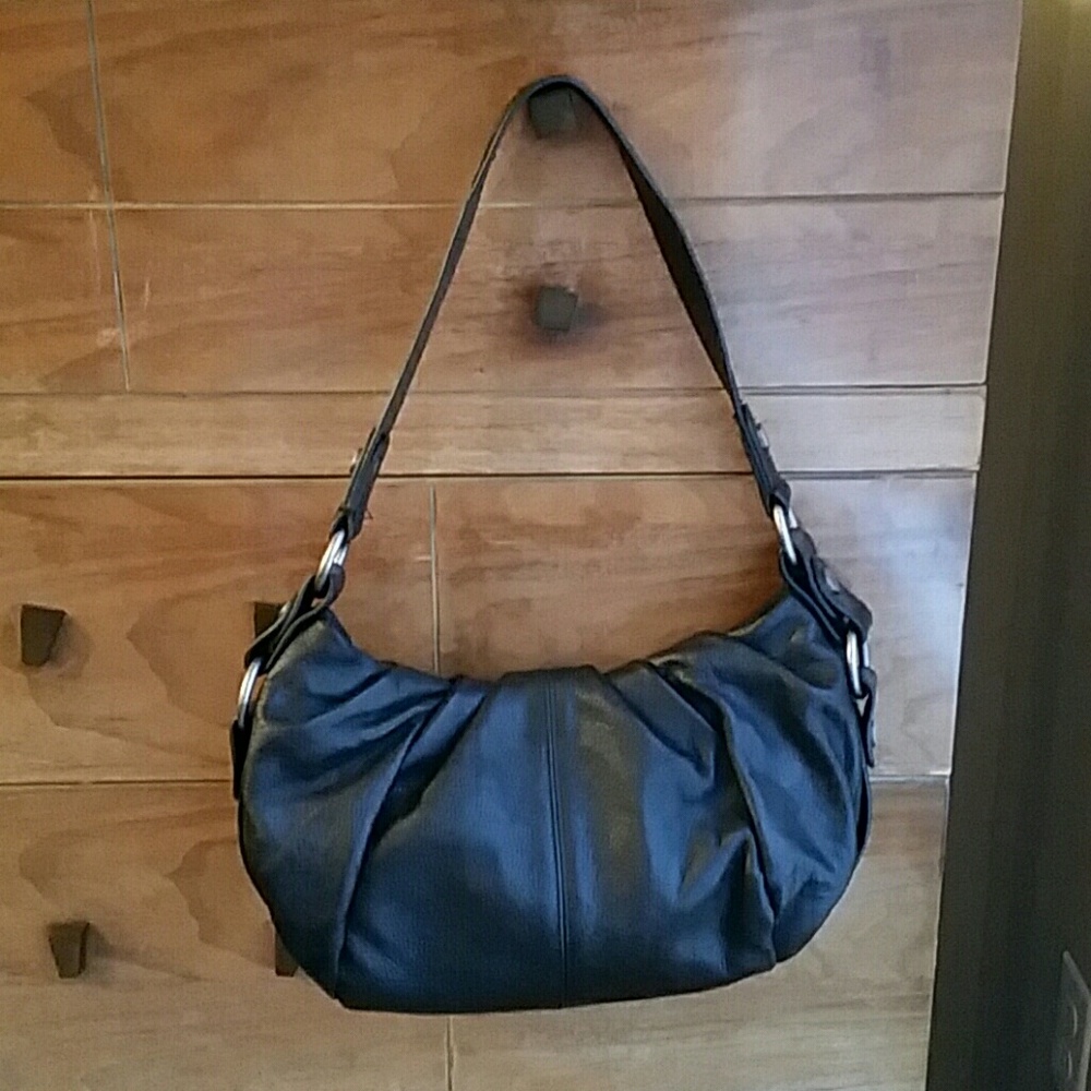 🌼 Black shoulder / hobo vera wang