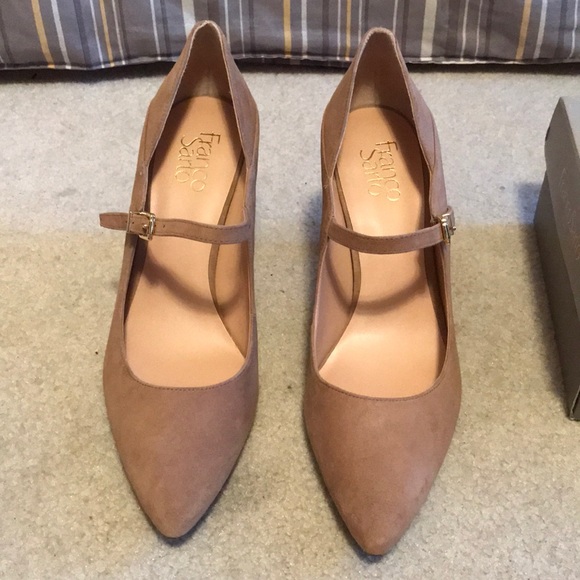 Nude Pumps with Strap - Picture 2 of 7