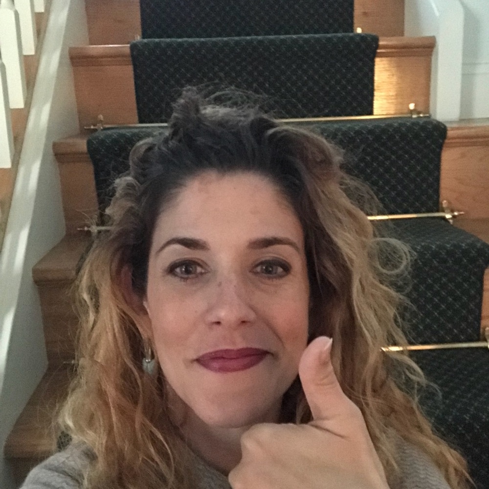 Meet your Posher, Hilary