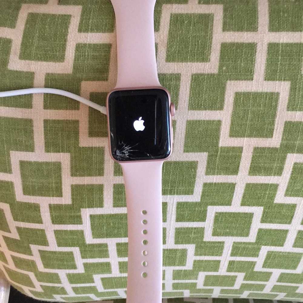 Apple Watch 2 42mm CRACKED SCREEN